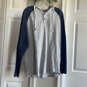 Men’s pullover with hood